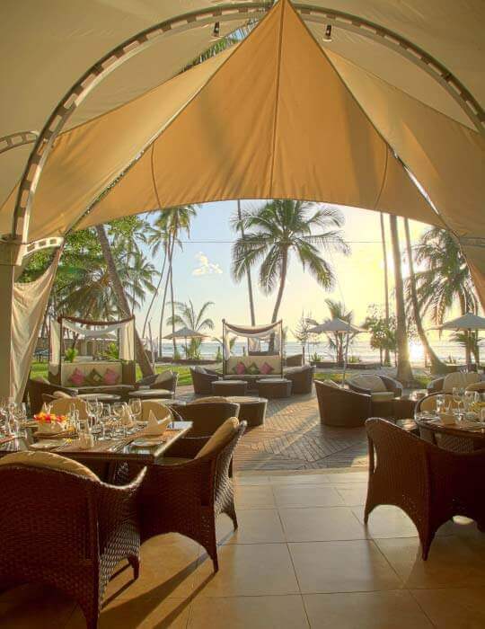 sails beach restaurant